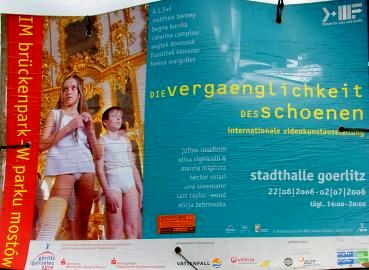 Bild zu Schwarz abgedeckt