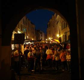Bild zu Das Altstadtfest tost