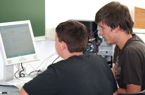 Interessantes Programm und Plattform für Bildung, Wirtschaft und Lokalpolitik Interessantes Programm und Plattform für Bildung, Wirtschaft und Lokalpolitik