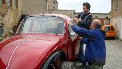 Bild zu Kfer gekreuzt mit Porsche