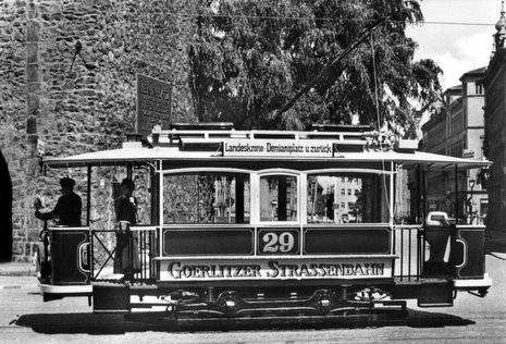 Praktikanten gestalten Ausstellung „Die (un)endliche Geschichte der Straßenbahn zu Görlitz?!“ Praktikanten gestalten Ausstellung „Die (un)endliche Geschichte der Straßenbahn zu Görlitz?!“