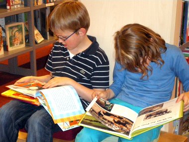 Bild zu Sparda-Bank hilft Stadtbibliothek Grlitz