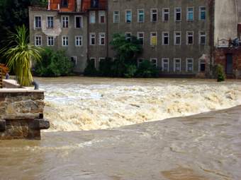 Bild zu Hochwassersituation im Landkreis Grlitz am 9. August 2010, 4 Uhr