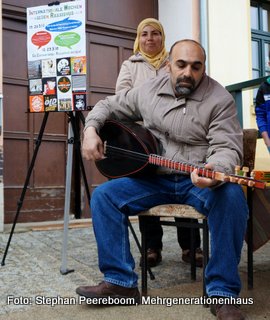 Herr Yussuf an der Saz