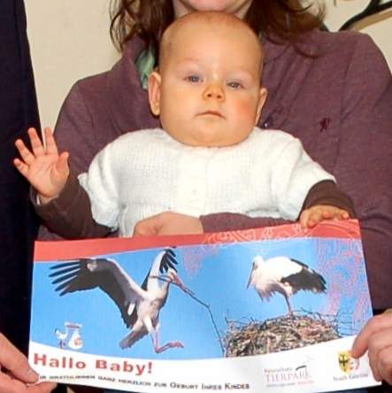 Bild zu "Hallo Baby!" Gutschein bergeben