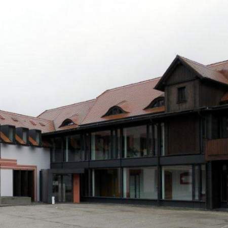 Bild zu Jugendbildungszentrum fertig