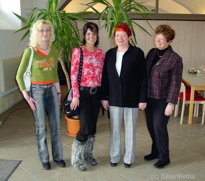 Bild zu L.O.S.-Projekt Zittau: Arite Ebert, Heike Kchler, Projektleiterin Martina Mehnert und Marina Liebsch (v.l.n.r.) - die Teilnehmerinnen stehen kurz vor der Grndung, Heike Kchler ist schon erfolgreich im eCommerce
