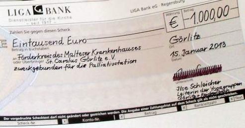 Bild zu Yogagruppen spenden fr Palliativstation am St. Carolus