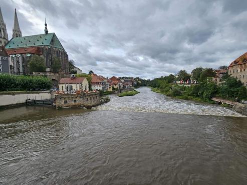 Bild zu Erste Hochwasser-Alarmstufe in Grlitz erreicht  Entwicklung der Lage bleibt offen