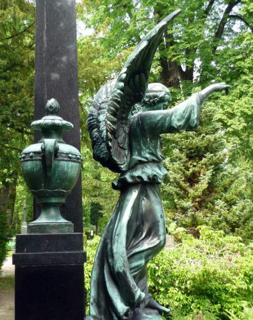 Bild zu Diebstahl auf dem Friedhof