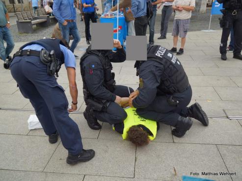 Bild zu Festnahme bei AFD Wahlkampfveranstaltung in Grlitz