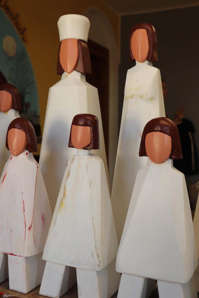 Restaurierung der Schachfiguren und Reparaturarbeiten am Spielfeld Restaurierung der Schachfiguren und Reparaturarbeiten am Spielfeld