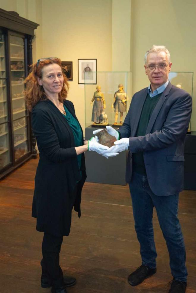 Bildtitel: Historische Bedeutung und Rückkehr der Urne Bild zu Historische Bedeutung und Rückkehr der Urne