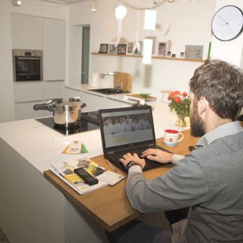 Bild zu Zwischen Komfort und Produktivitt: Das Arbeitszimmer im Homeoffice-Zeitalter