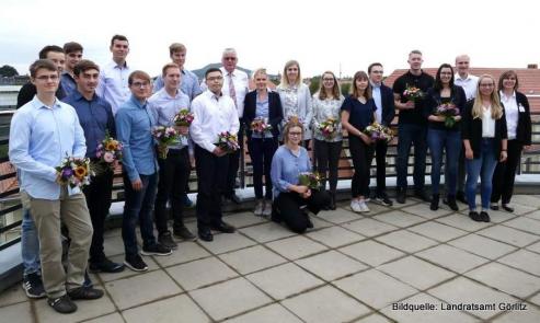 Bild zu Neue Azubis im Landratsamt Grlitz