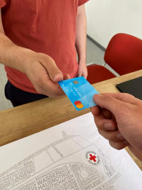 Bild zu Bezahlkarte ersetzt Bargeld