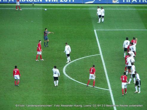 Bild zu Farbenlehre auf dem Fuballfeld: Was Trikots dem Unterbewusstsein vermitteln