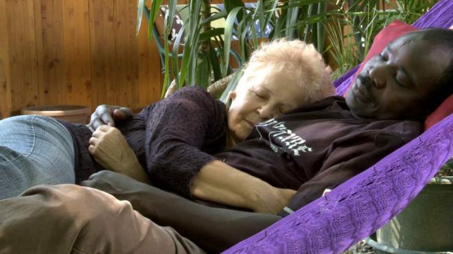 Bildtitel: Wo Sex und Sinnlichkeit nicht mehr mit Jugend und Schönheit verwechselt werden Bild zu Wo Sex und Sinnlichkeit nicht mehr mit Jugend und Schönheit verwechselt werden