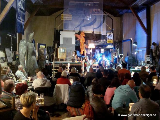 Bildtitel: Schwarzenberger Atelier wird zu faszinierender Kleinkunstbühne Bild zu Schwarzenberger Atelier wird zu faszinierender Kleinkunstbühne