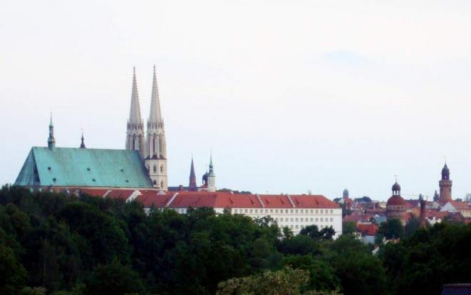 Weitere Akteure präsent Weitere Akteure präsent