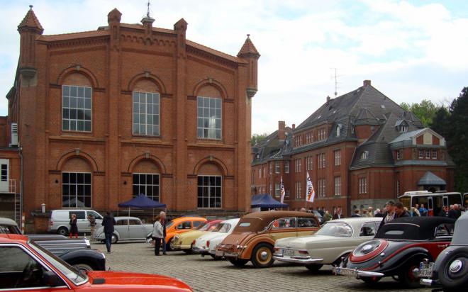 Historische Autos und Motorrder als Hingucker