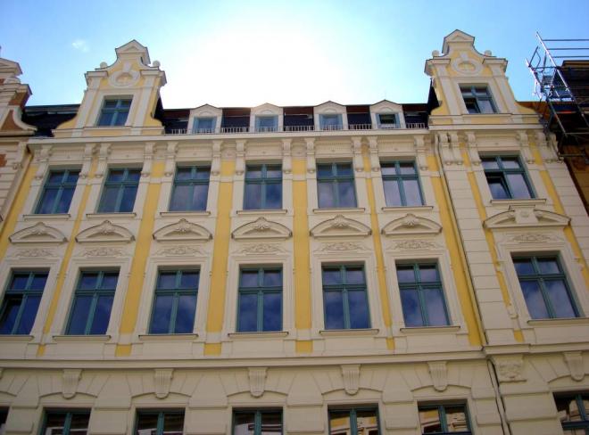 Bildtitel: Alte Synagoge und "Vino e cultura" Bild zu Alte Synagoge und "Vino e cultura"