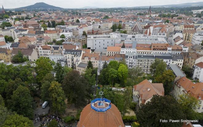 Ein neuer Davidstern ber den Dchern von Grlitz