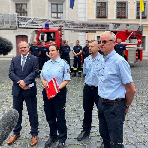 Bild zu Feuerwehr-Drehleiter aus Grlitz fr Kiew