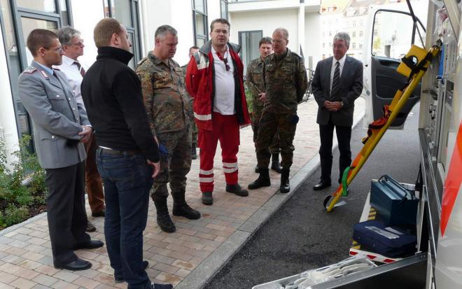 Bildtitel: Kompetente Ansprechpartner für die Gäste aus dem Burgenlandkreis Bild zu Kompetente Ansprechpartner für die Gäste aus dem Burgenlandkreis