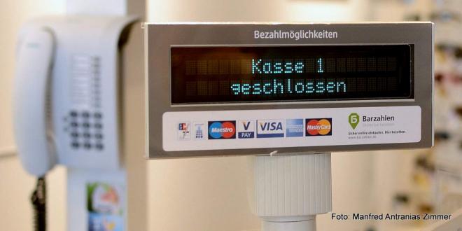 Bildtitel: Zwei Drittel zahlen mit Karte Bild zu Zwei Drittel zahlen mit Karte