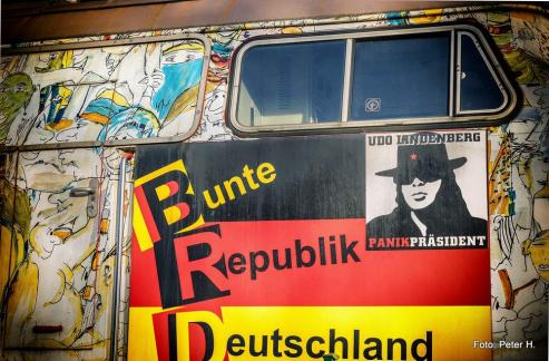 Bild zu Projekte pro Demokratie gesucht