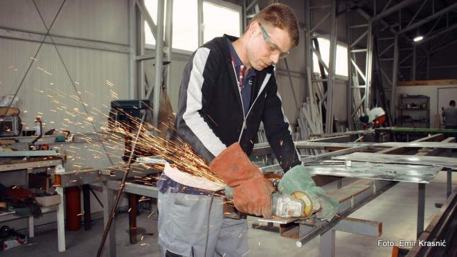 Aus- und Weiterbildung im Handwerk als Alternative zum Studium Aus- und Weiterbildung im Handwerk als Alternative zum Studium