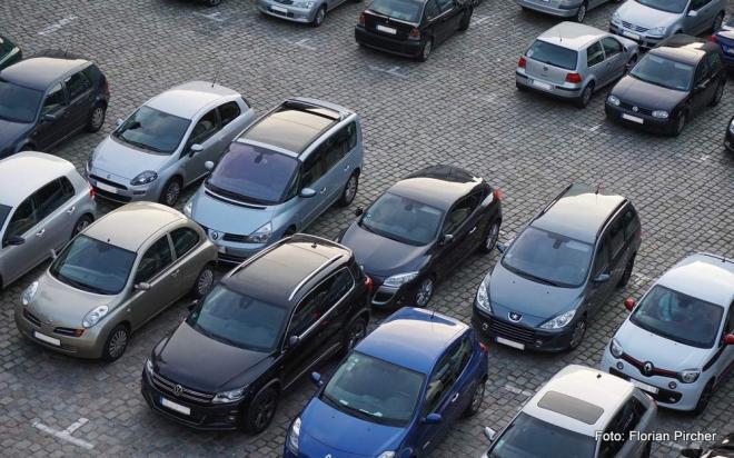 Parkplatzmangel vor Ämtern, Unternehmen und Geschäften Parkplatzmangel vor Ämtern, Unternehmen und Geschäften