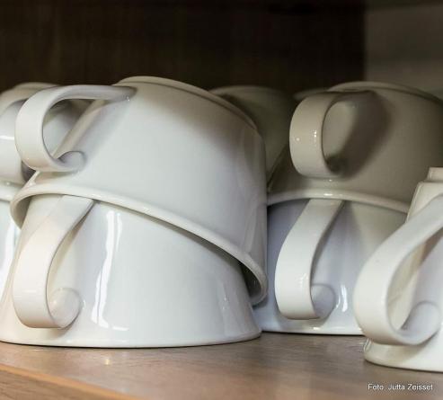 Bild zu Noch alle Tassen im Schrank?