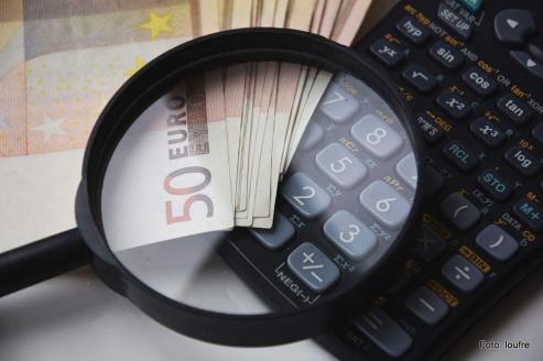 Bild zu Clever vergleichen spart bares Geld bei der Kreditaufnahme