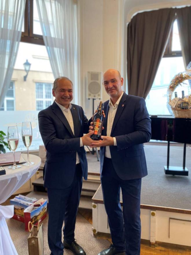 Bild zu Stdtepartnerschaft und sportlicher Austausch