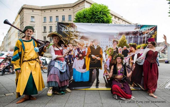 Bild zu #Kaufspende #Festivalretter: Altstadtfest-Pin 2020 kaufen!