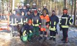 Bild zu Feuerwehrleute ben Einsatz gegen Sturmfolgen