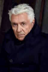 Bild zu Vorverkauf fr Kulturabend mit Henry Hbchen im Gerhart Hauptmann Theater begonnen