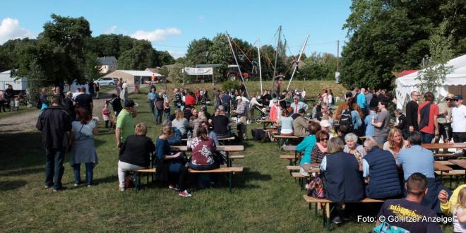 Bildtitel: In Jauernick-Buschbach rankt sich das Dorffest um eine Tradition Bild zu In Jauernick-Buschbach rankt sich das Dorffest um eine Tradition