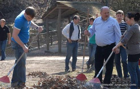 Bild zu Den Tierpark ganz praktisch untersttzen