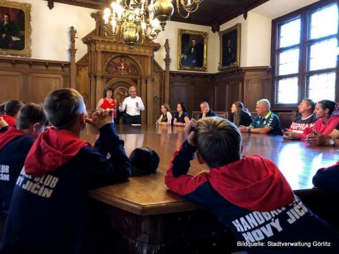 Bild zu Grlitz trifft beim KommWohnen-Junior-Handballcup auf Partnerstadt