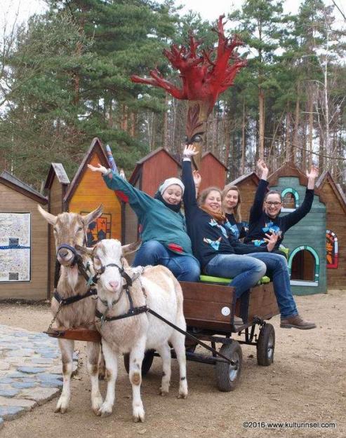 Bild zu Kulturinsel Einsiedel: Wo der Osterhase meckert