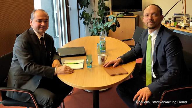 Bildtitel: Oberbürgermeister Octavian Ursu für Stadtentwicklung und Filmstadt Görlitz zum Klinkenputzen in Berlin Bild zu Oberbürgermeister Octavian Ursu für Stadtentwicklung und Filmstadt Görlitz zum Klinkenputzen in Berlin