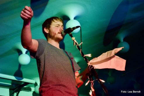 Bild zu Alles Preuen, ein Bazi und ein Ursachse in Grlitz zum Poetry Slam