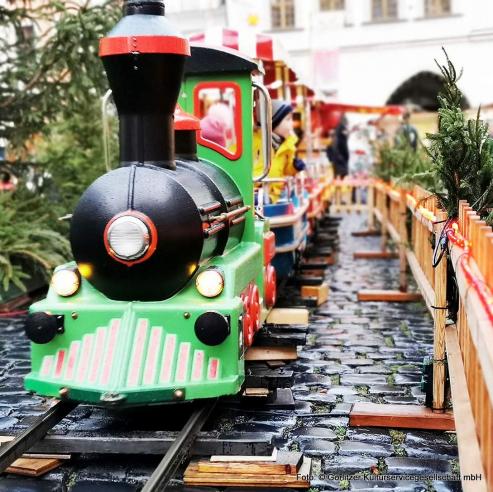 Bild zu Christkindelmarkt und Eislaufbahn mit sehr guter Zwischenbilanz