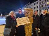 Bild zu Lions Club Grlitz spendet 1500 Euro fr Kinderfahrten auf Eisbahn