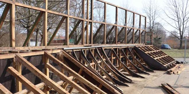 Bild zu Die 2021 zurckgebaute Wallride soll perspektivisch durch Beton-Fertigteile ersetzt werden. Ein erster Abschnitt ist nun geschafft.