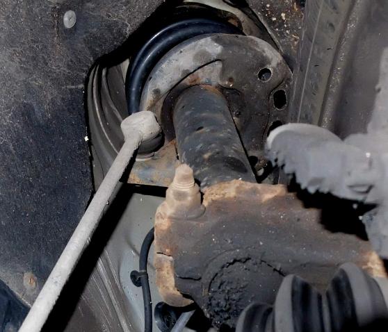Reparatur: Autoteile wie Stoßdämpfer bequem online kaufen