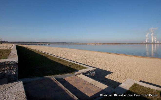 Bildtitel: Komfortcampingplatz mit allem Drum und Dran Bild zu Komfortcampingplatz mit allem Drum und Dran